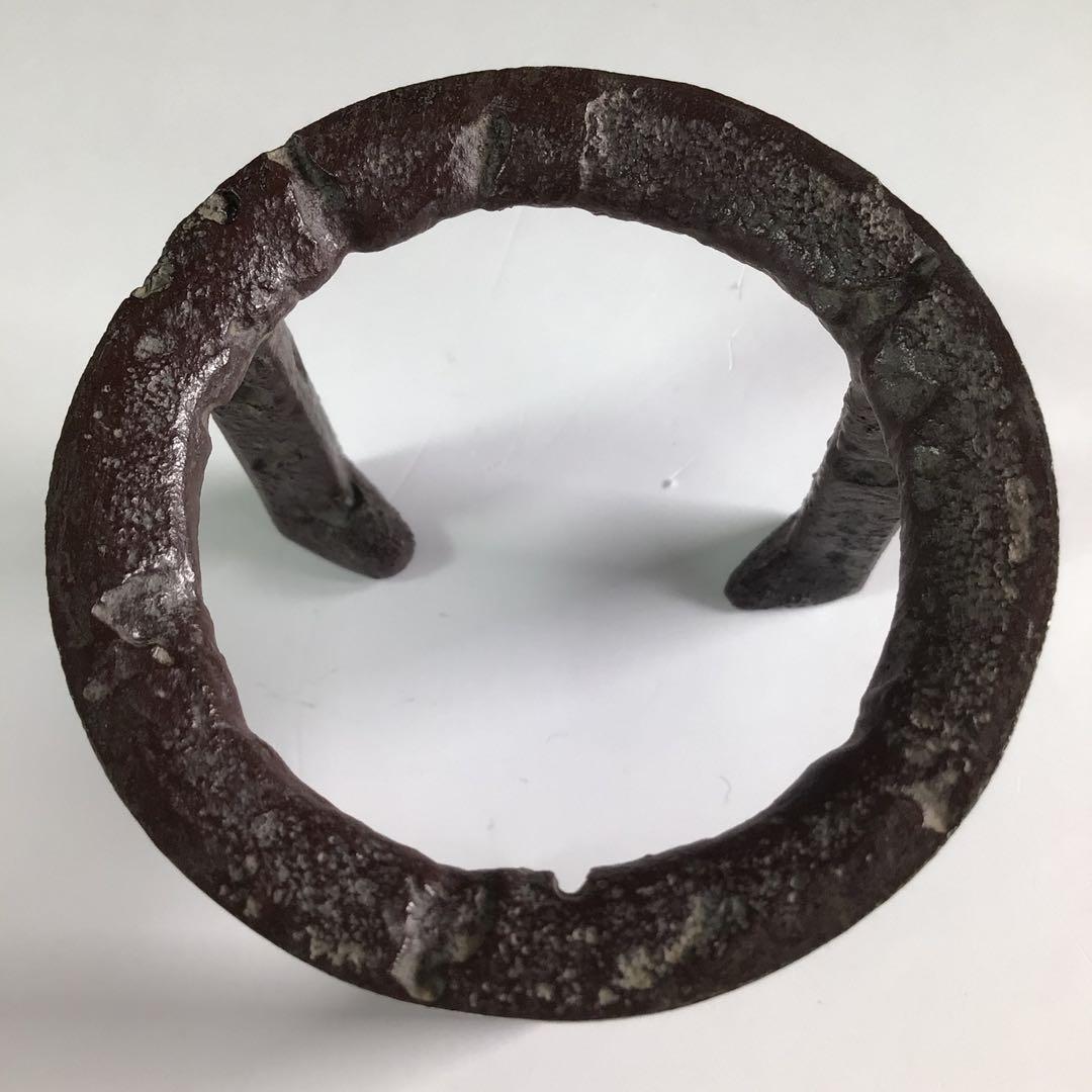 Ｐ９６０　蓋置　『人間国宝　高橋敬典造』『鉄製』『五徳蓋置』　共箱　茶道具