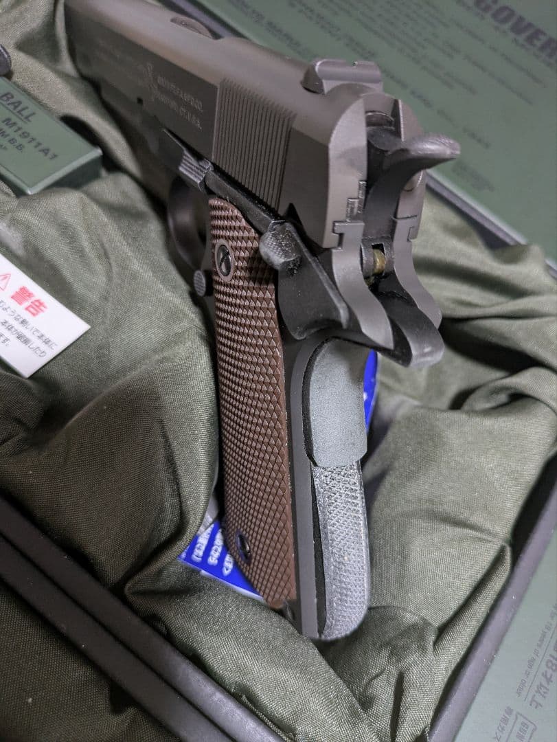 マルイ　m1911a1　2丁　スペアマガジン2本