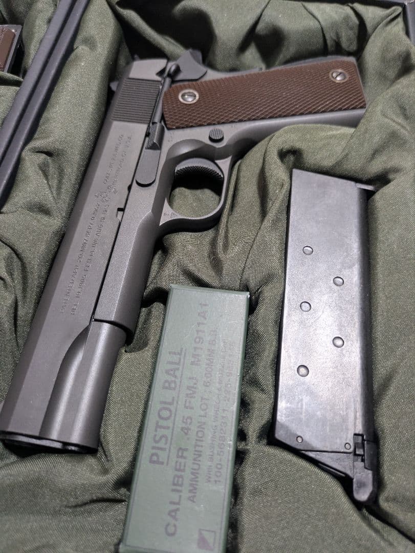 マルイ　m1911a1　2丁　スペアマガジン2本