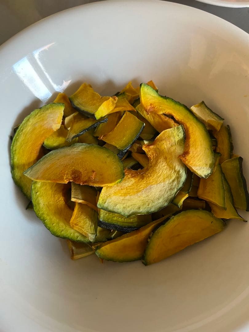 ￼朝鮮五葉松　殻付き松の実2キロその他