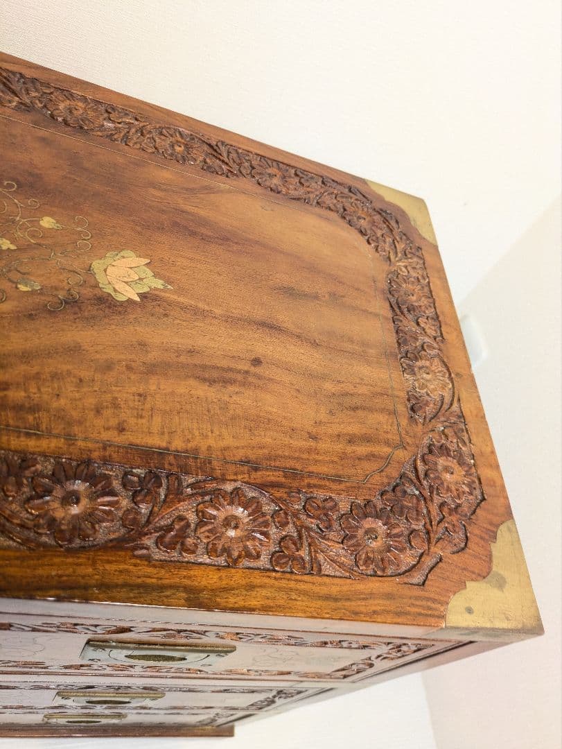 アンティーク　木彫　家具　彫刻　 チェスト 引き出し