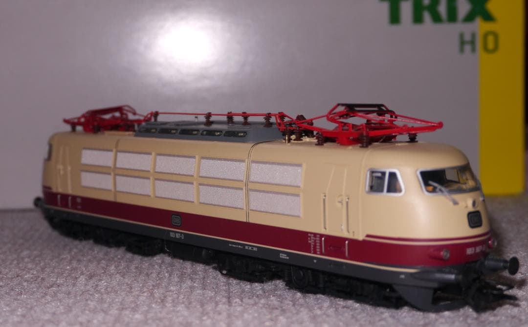 HOゲージ TRIX 電気機関車 BR103 (DCC)