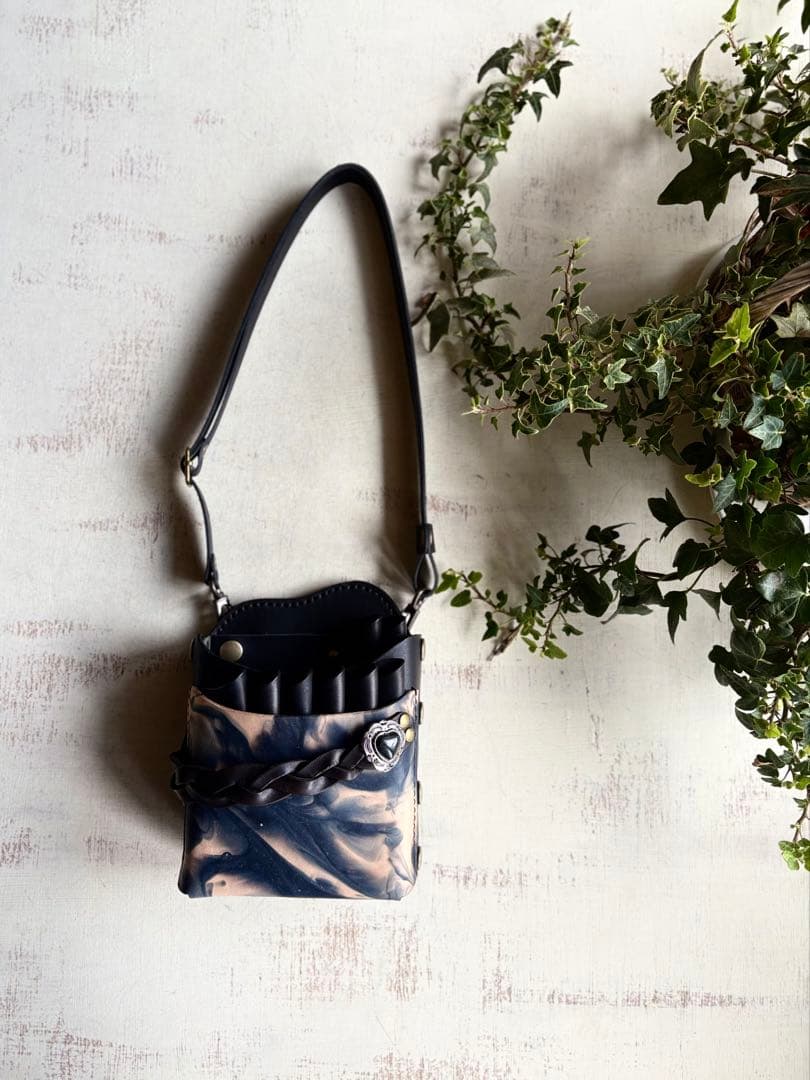 手染めブラックマーブルの大容量シザーケース