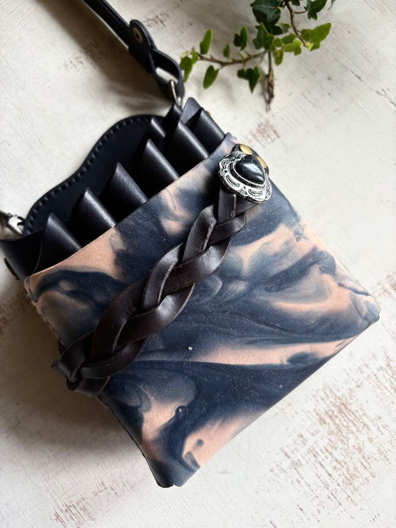 手染めブラックマーブルの大容量シザーケース