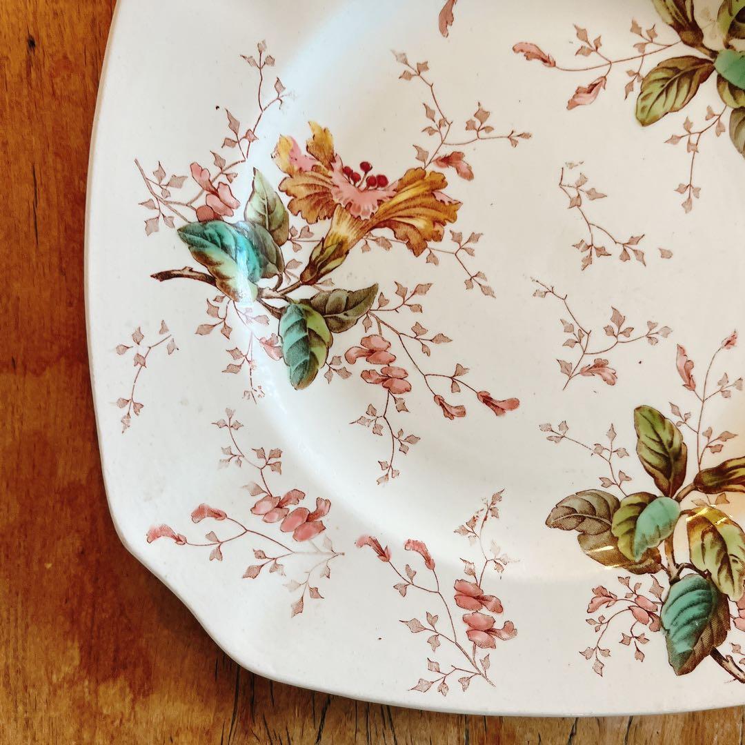 リュネビル　ポリクロームのスクエアプレート