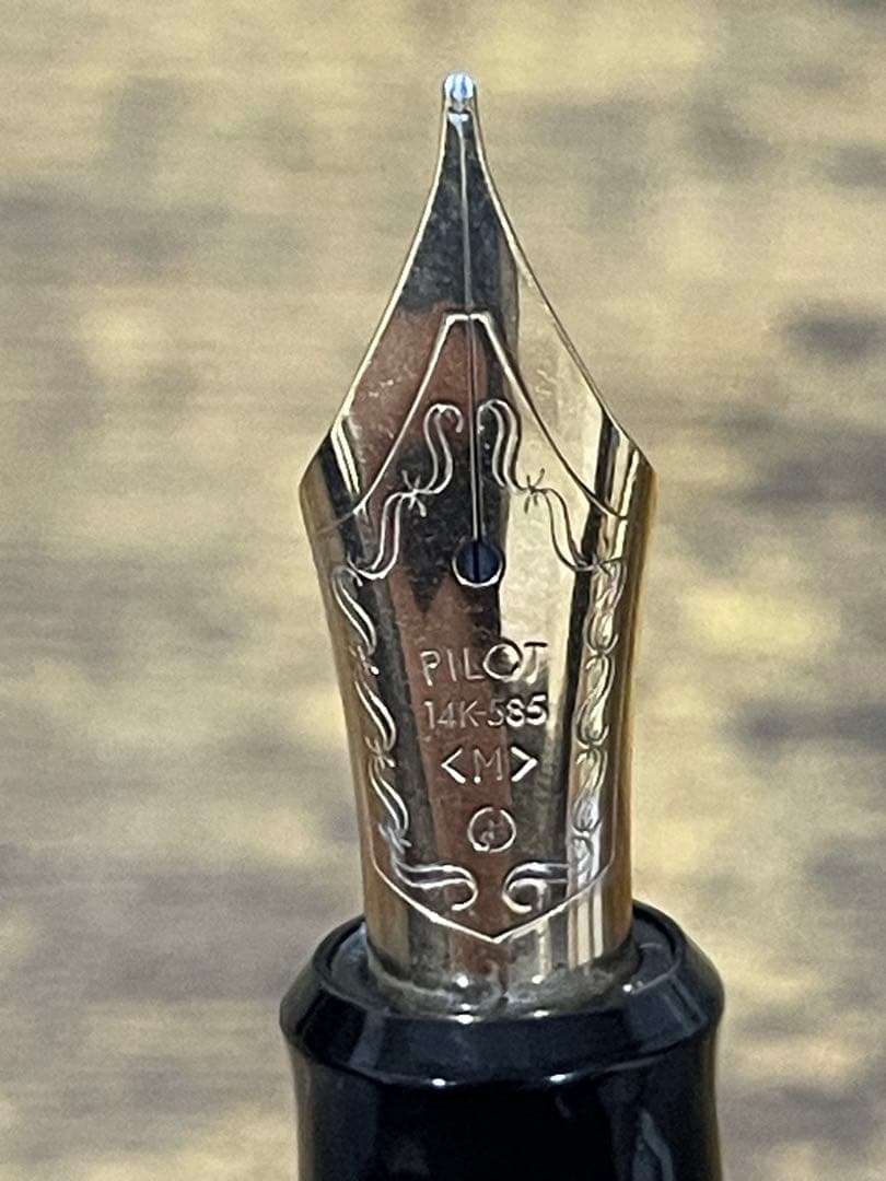 未使用　1983年製　パイロット　創業65周年記念　シリアルナンバー　M 万年筆