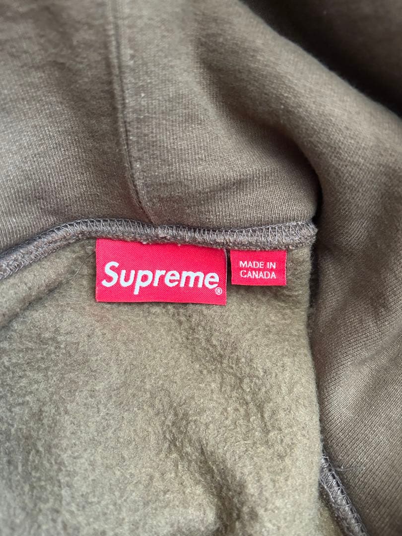 シュプリームスモールボックスロゴパーカー