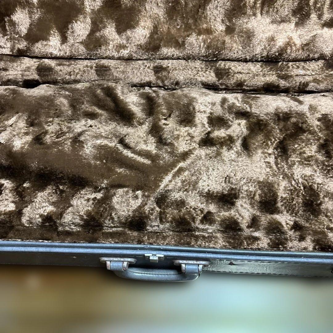 ベルグラーセンのテナー・サックスとケース