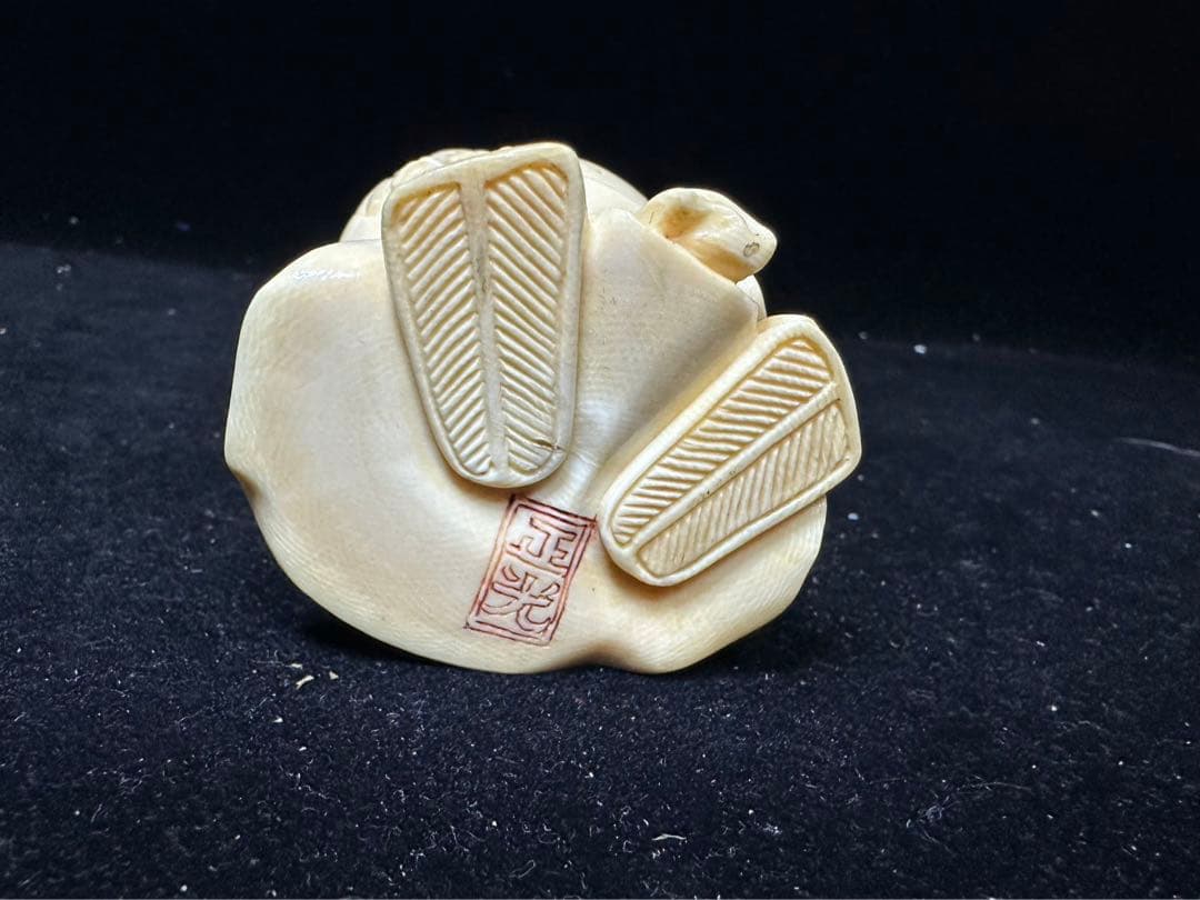 置物　アンティーク　天然素材　仏像　彫刻 古美術品細密細工　骨董　コレクション