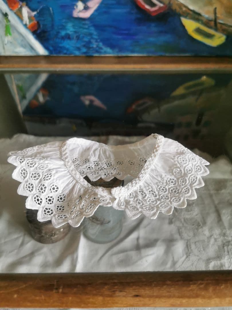 アンティークフランス 透かしと盛上げ手刺繍のガロンレース スカラップトリム付け襟