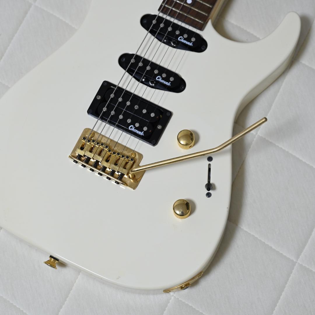 Charvel エレキギター ストラトタイプ ゴールドパーツ 中古 G021