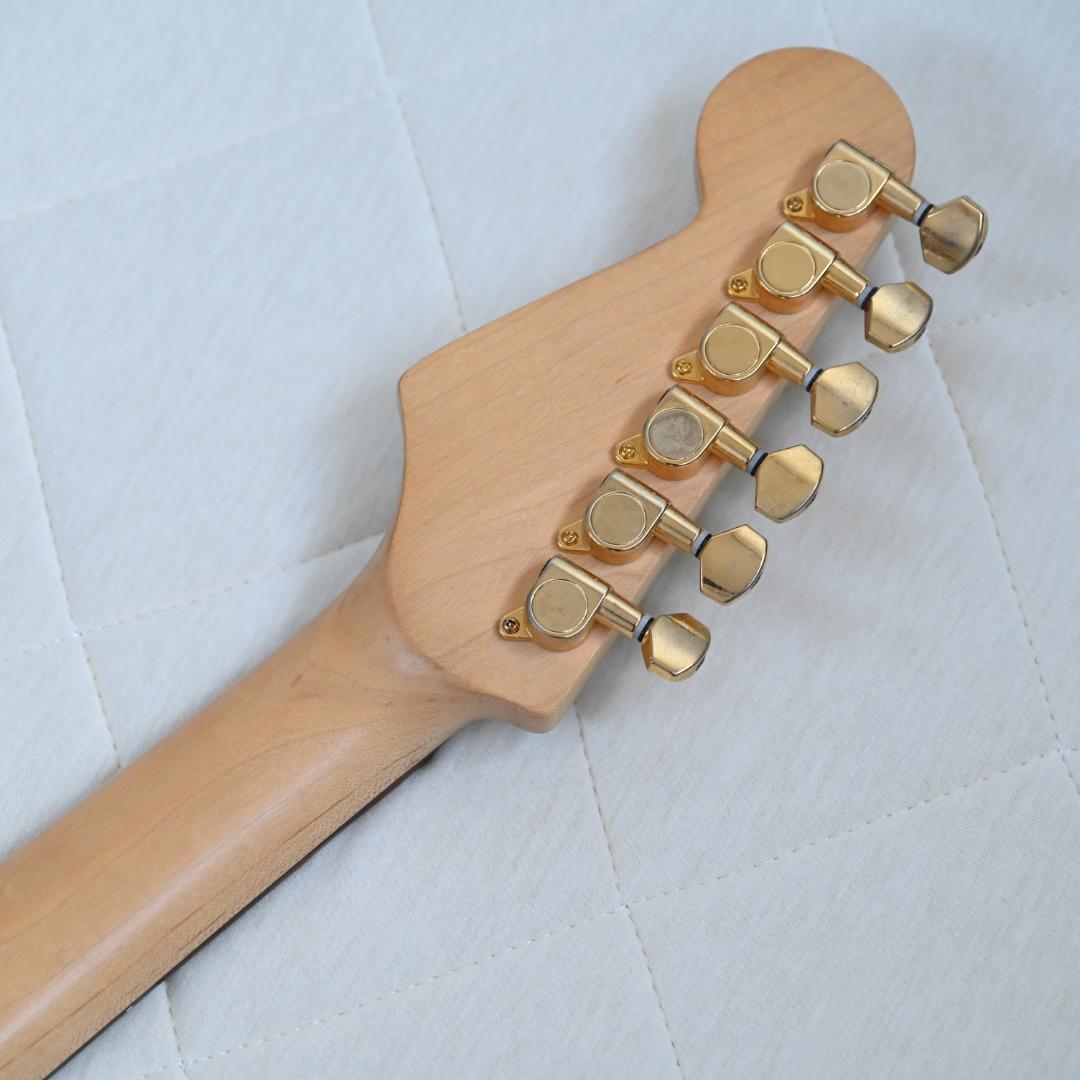 Charvel エレキギター ストラトタイプ ゴールドパーツ 中古 G021