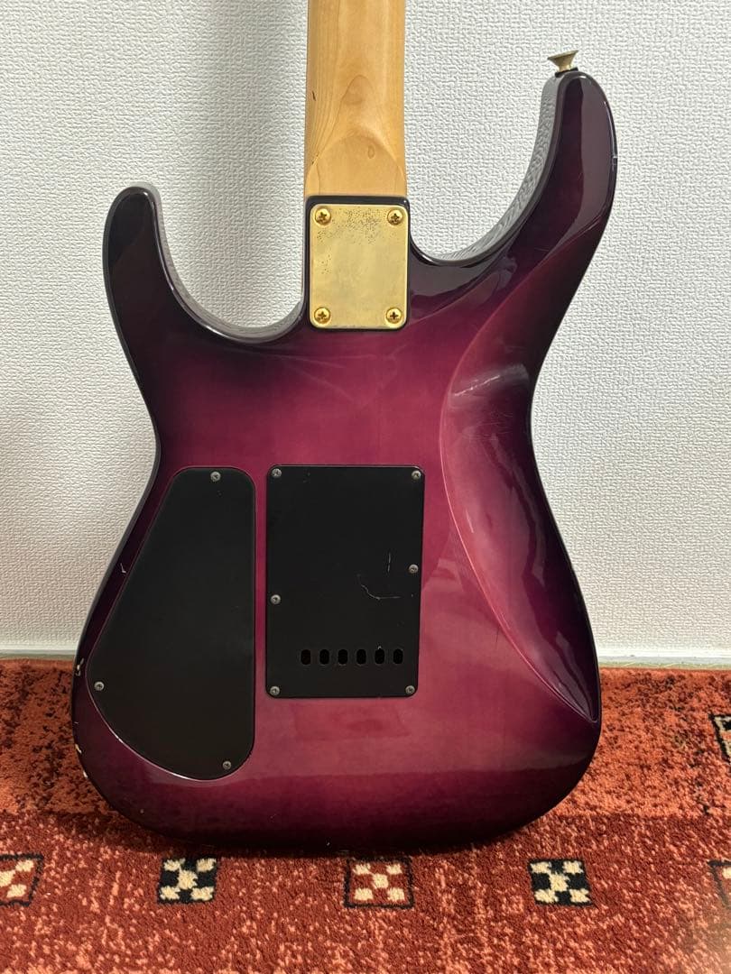 Charvel CDS-38 サンバーストエレキギター ディンキータイプ