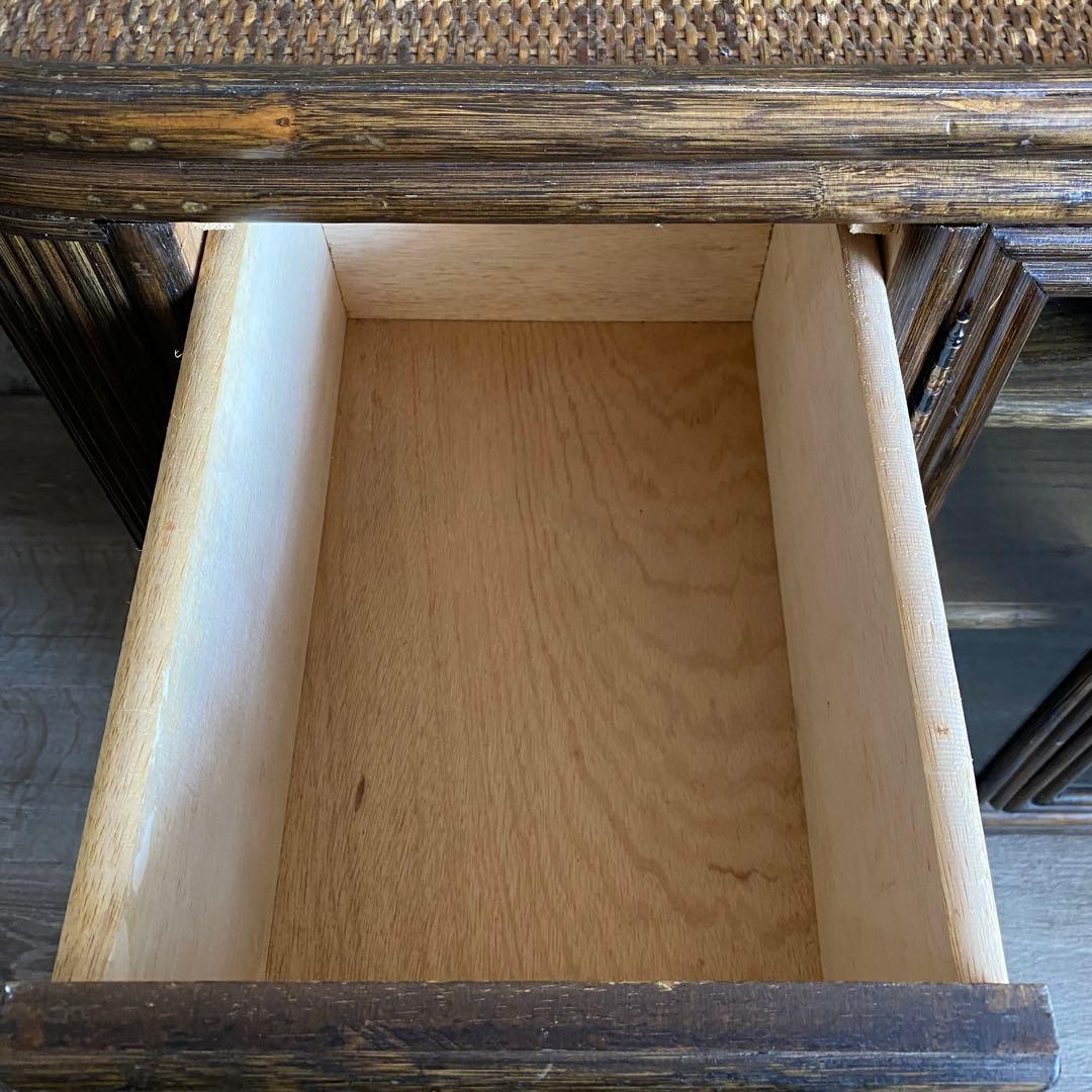 ラタン 籐　サイドボード　テレビ台　ガラス扉　古家具 昭和レトロ　ヴィンテージ