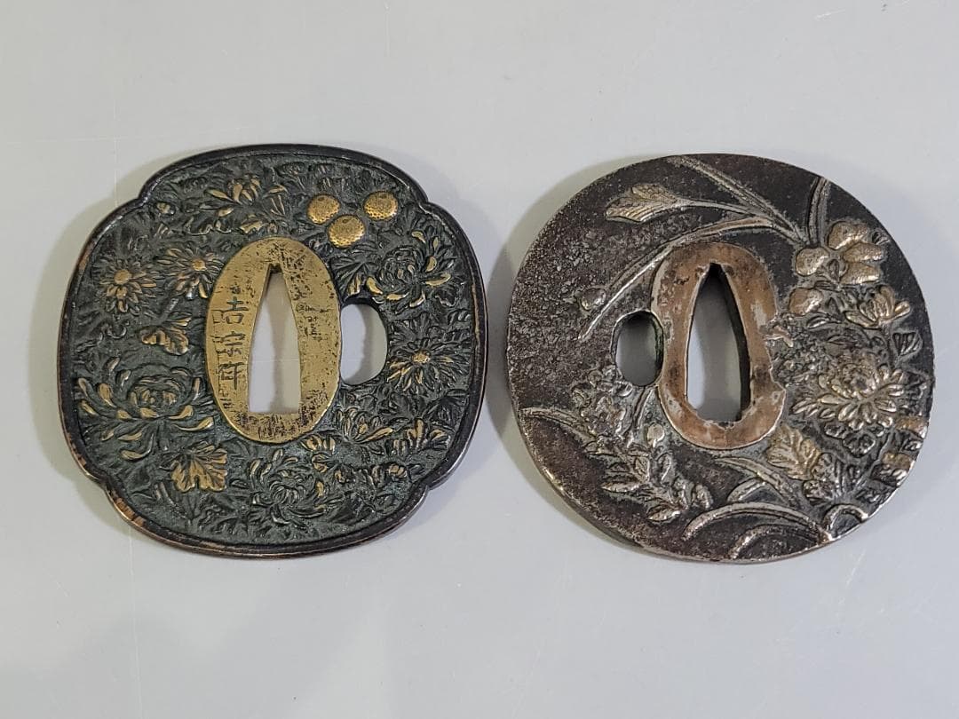 DT346 武具甲冑 刀の鍔 二件 吉宗他