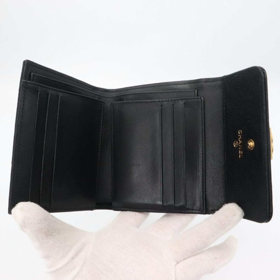 美品　シャネル　キャビアスキン　ボーイシャネル　折り財布　ブラック