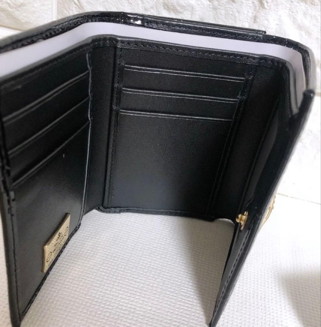 【大人気　新品】Vivienne Westwood エナメル黒 三つ折財布