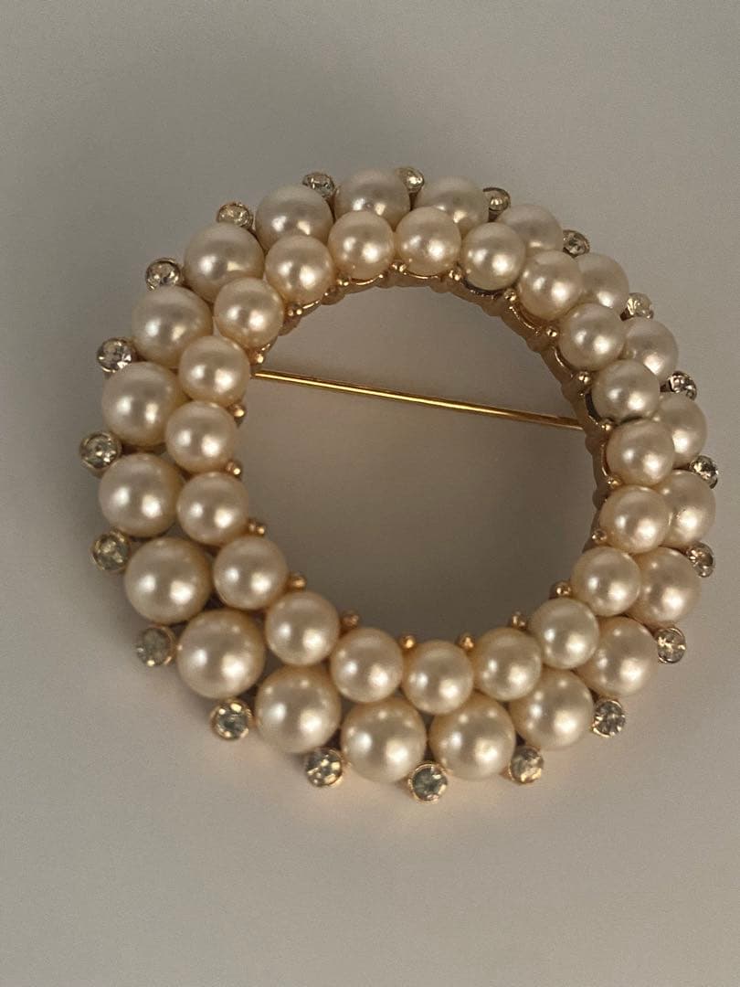 lotuscloud 2513⭐️TRIFARI トリファリヴィンテージブローチ