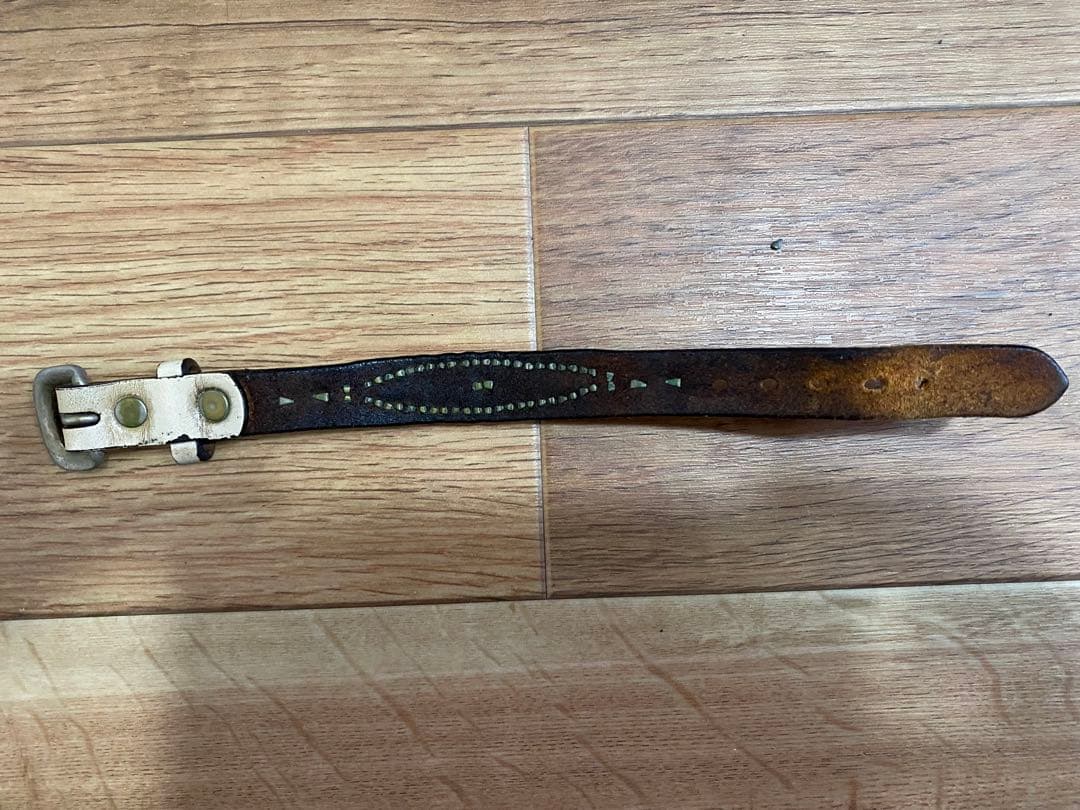 WOLF'S HEADスタッズレザーブレス 白 /藤井フミヤ 木村拓哉 バングル