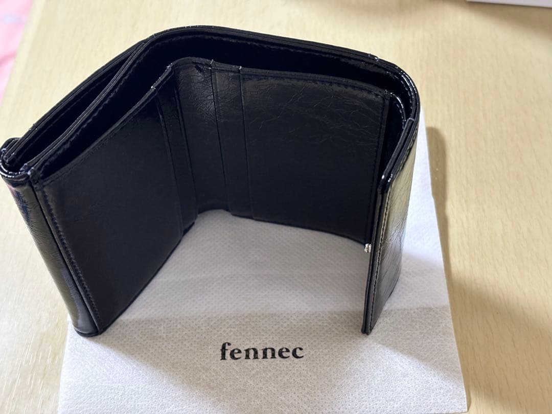 小物 CRINKLE TRIANGLE DOCO WALLET - BLACK