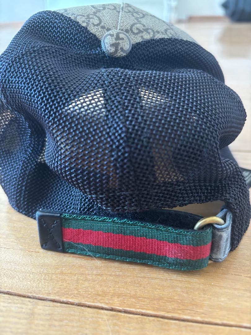 GUCCI 蜂刺繍 キャップ