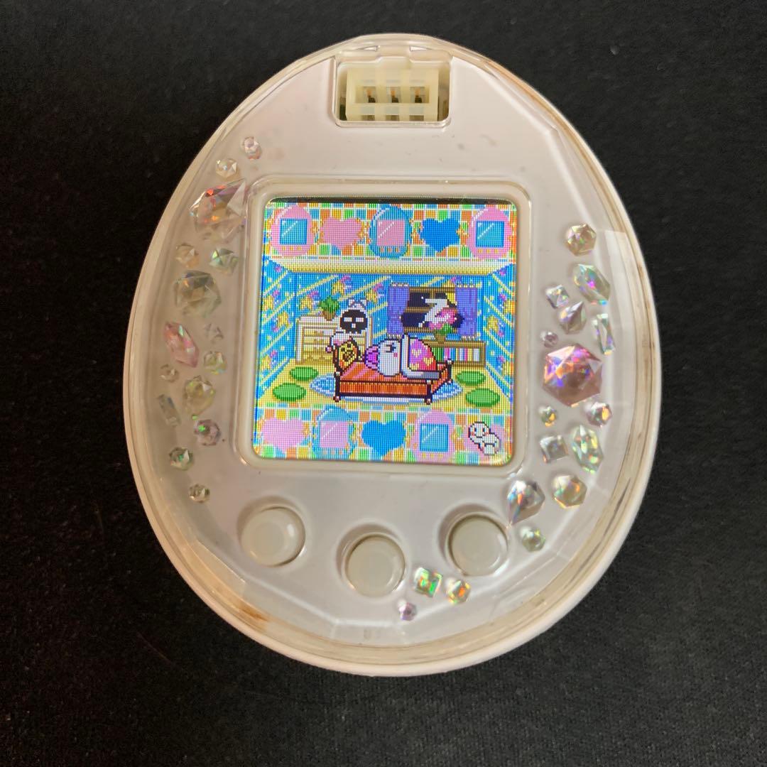 たまごっち　ピース　ホワイト　Tamagotchi P's