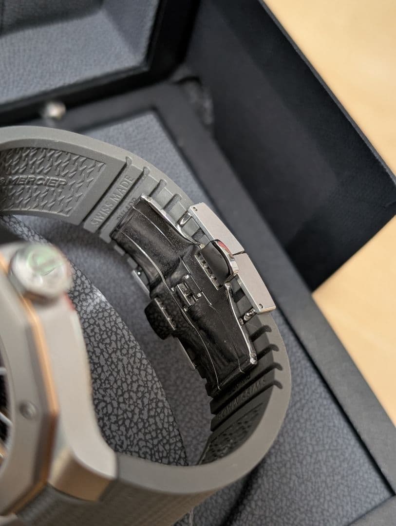 蒼井あすか　Baume & Mercier Riviera 10720