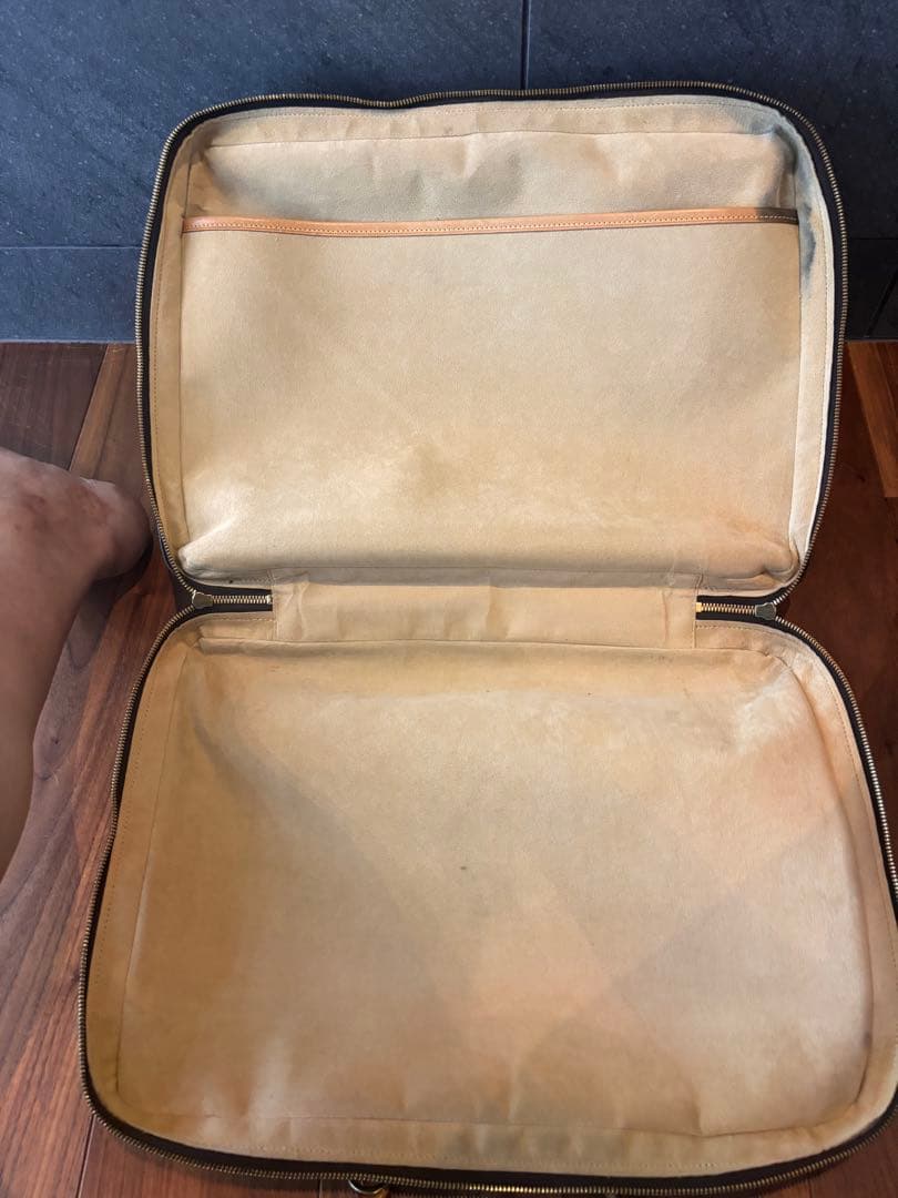 Louis Vuitton モノグラムキャリーケース