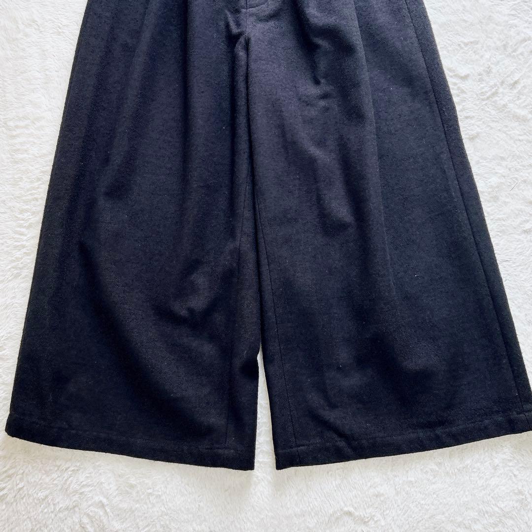 ネストローブ　ガウチョパンツ　タック　ウール　ワイドパンツ　クロップド丈