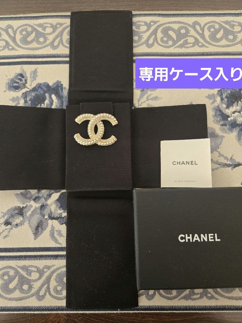 極美品❤CHANELブローチ◾CCロゴ◾ゴールドベース◾ラインストーン　パール