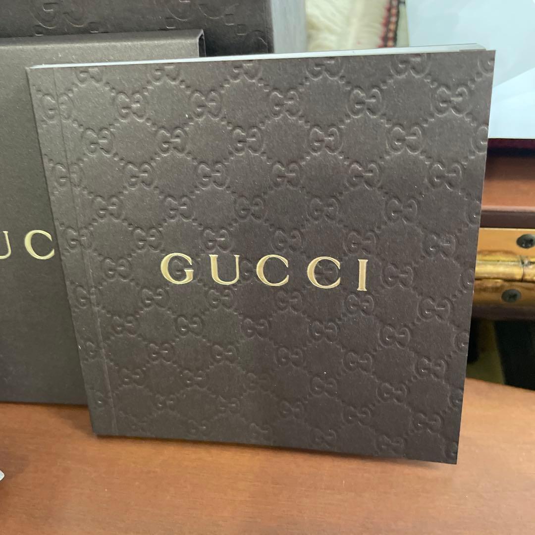 GUCCI ストライプデザイン バングルウォッチ