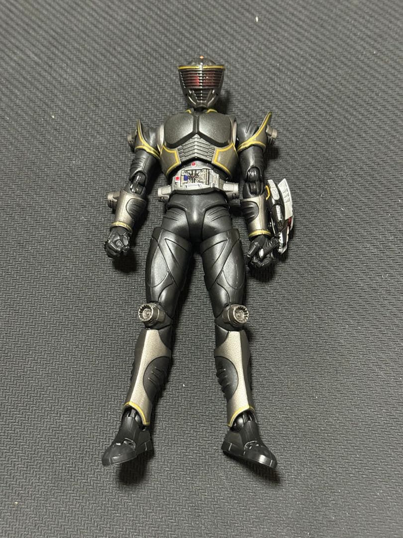 S.H.フィギュアーツ 仮面ライダーリュウガ　ドラグブラッカー