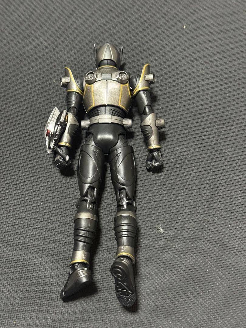 S.H.フィギュアーツ 仮面ライダーリュウガ　ドラグブラッカー