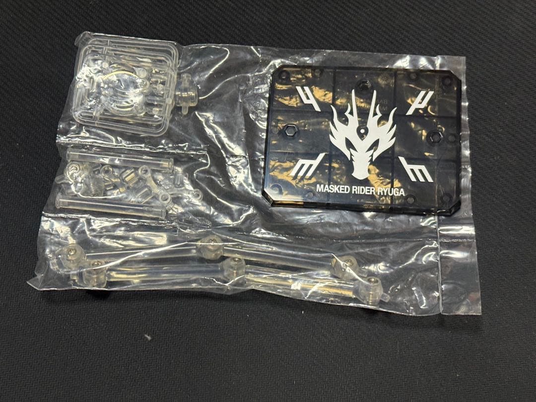 S.H.フィギュアーツ 仮面ライダーリュウガ　ドラグブラッカー