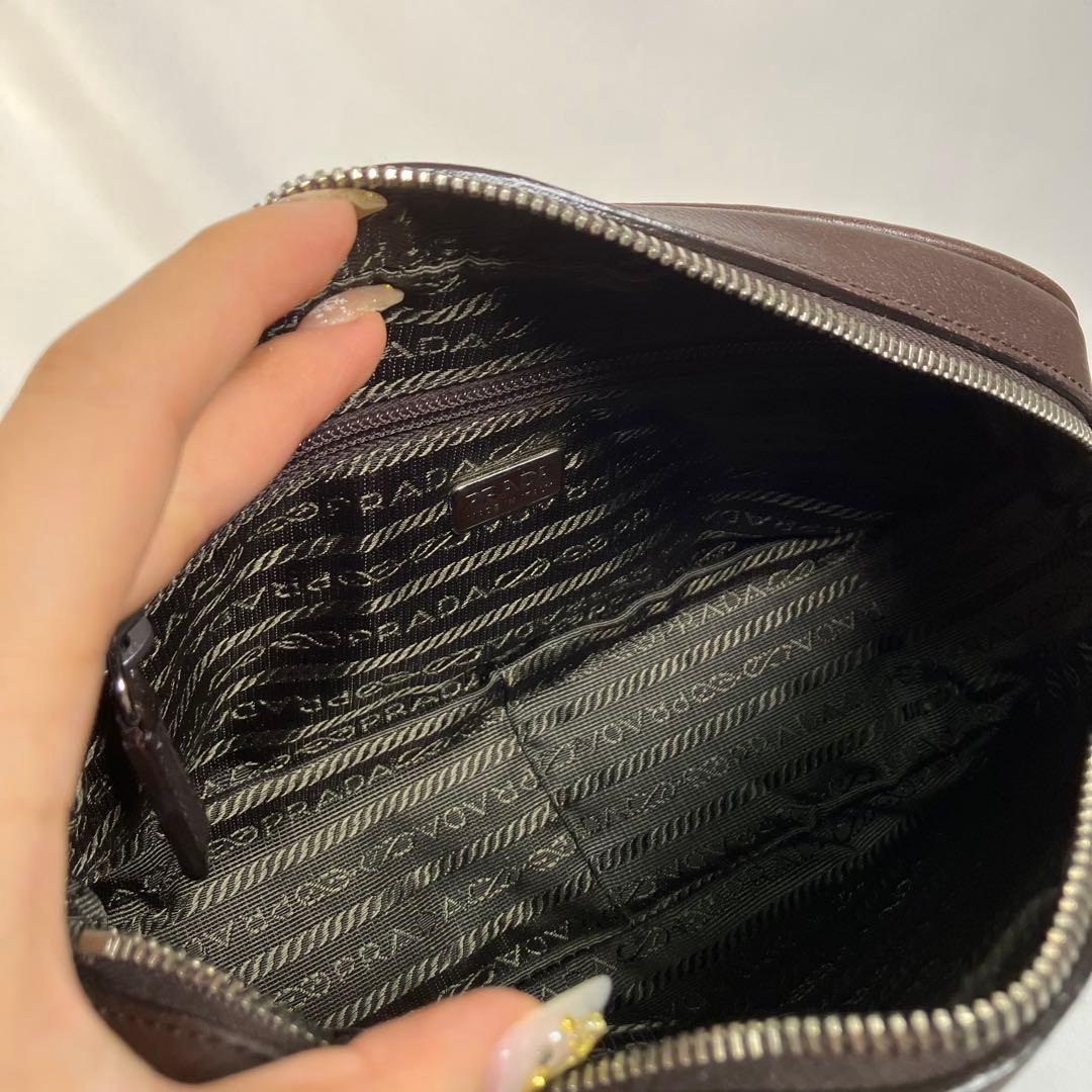 PRADA プラダ ショルダーバッグ セミショルダー 肩掛け レザー