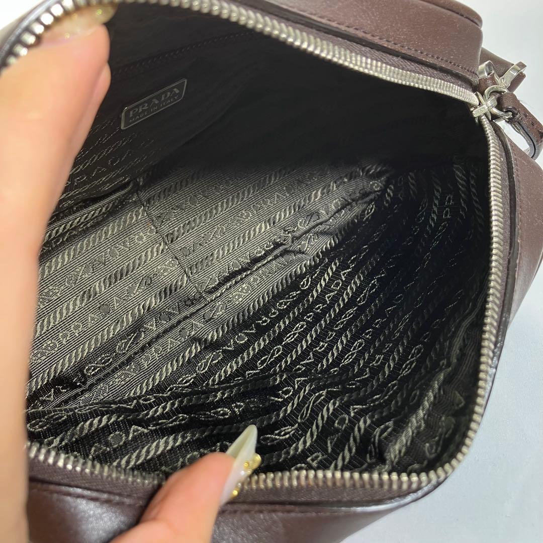 PRADA プラダ ショルダーバッグ セミショルダー 肩掛け レザー