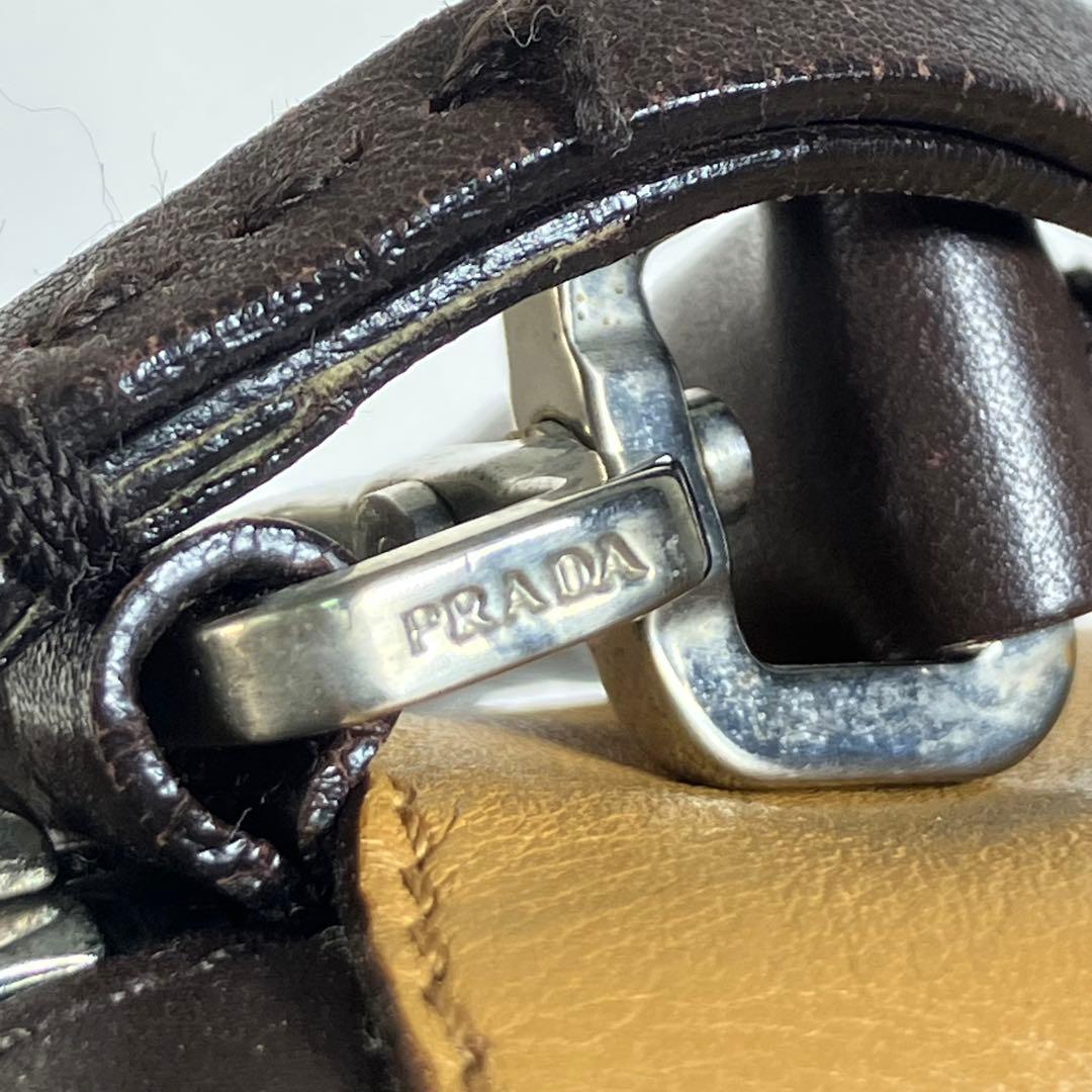 PRADA プラダ ショルダーバッグ セミショルダー 肩掛け レザー