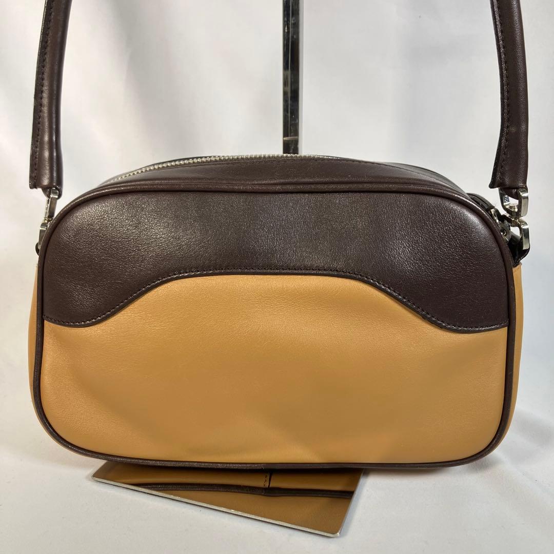 PRADA プラダ ショルダーバッグ セミショルダー 肩掛け レザー