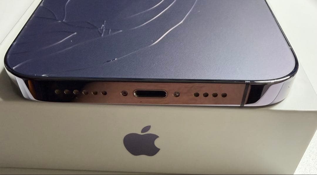 Apple iPhone 14 Pro MAXディープパープル 本体　背面割れ