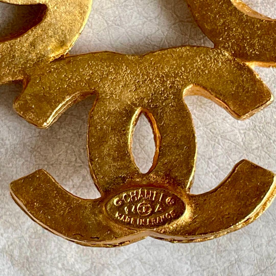 CHANEL トリプルココマーク　ブローチ タグ付き