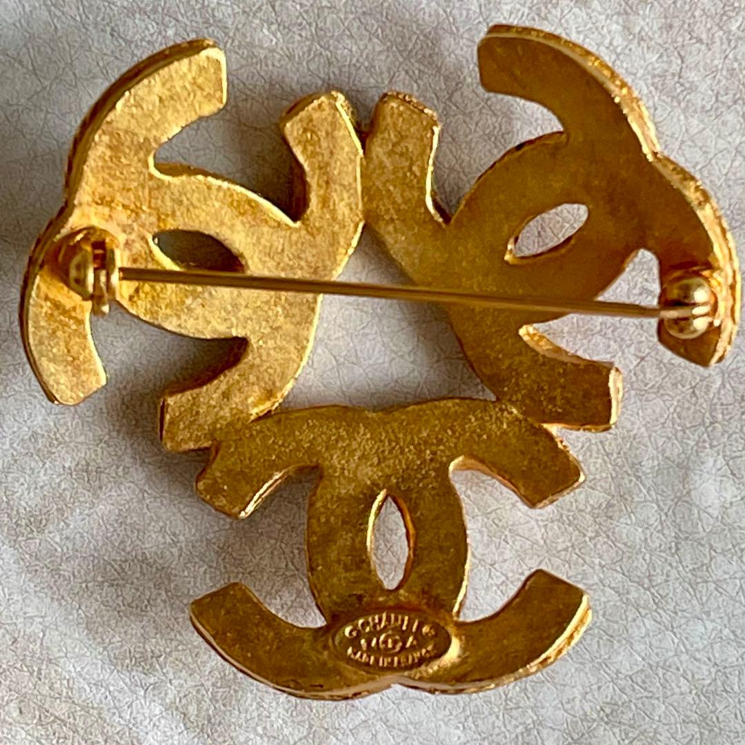 CHANEL トリプルココマーク　ブローチ タグ付き