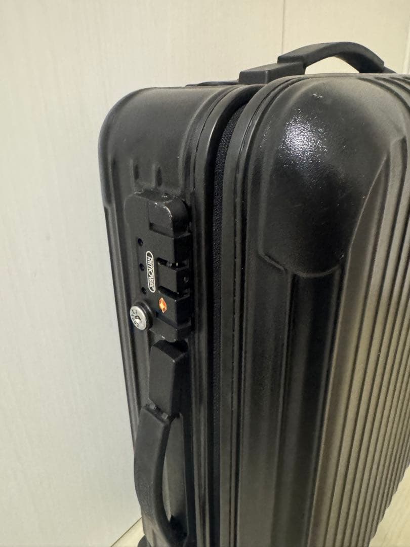 リモワ　SALSA サルサ　32〜35リットル　ブラック