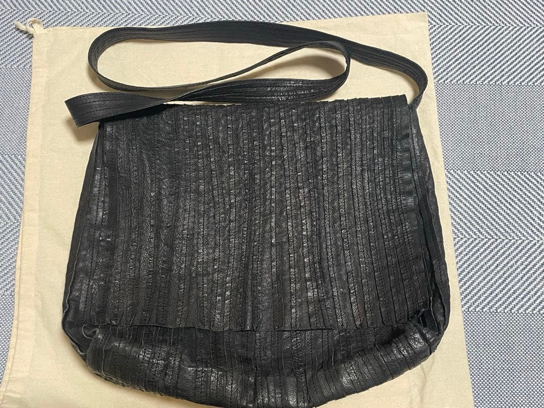 ヨーガンレール　斜め掛けメッセンジャーバッグ