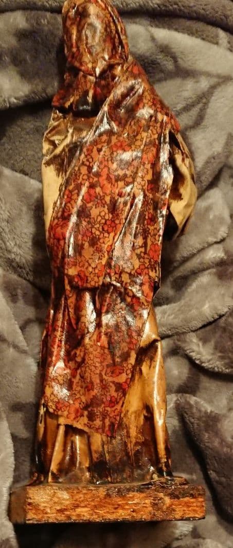 アメリカンヴィンテージ紙張り子黒豚を抱くおばあちゃんドール、人形