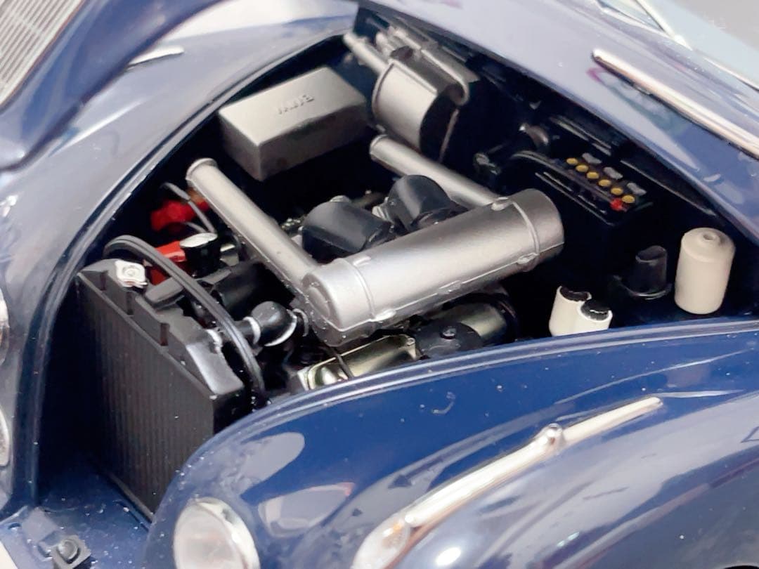 ディラー別注 AUTOart 1/18 BMW 502 2.6 LUXUS