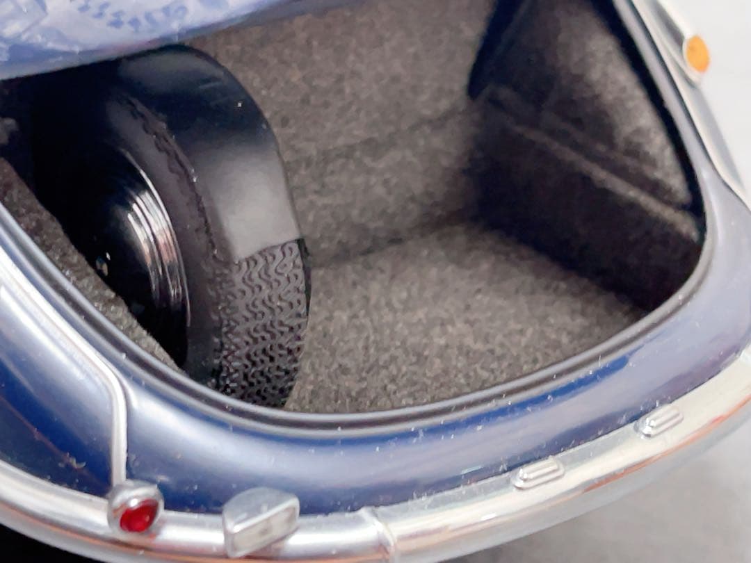 ディラー別注 AUTOart 1/18 BMW 502 2.6 LUXUS