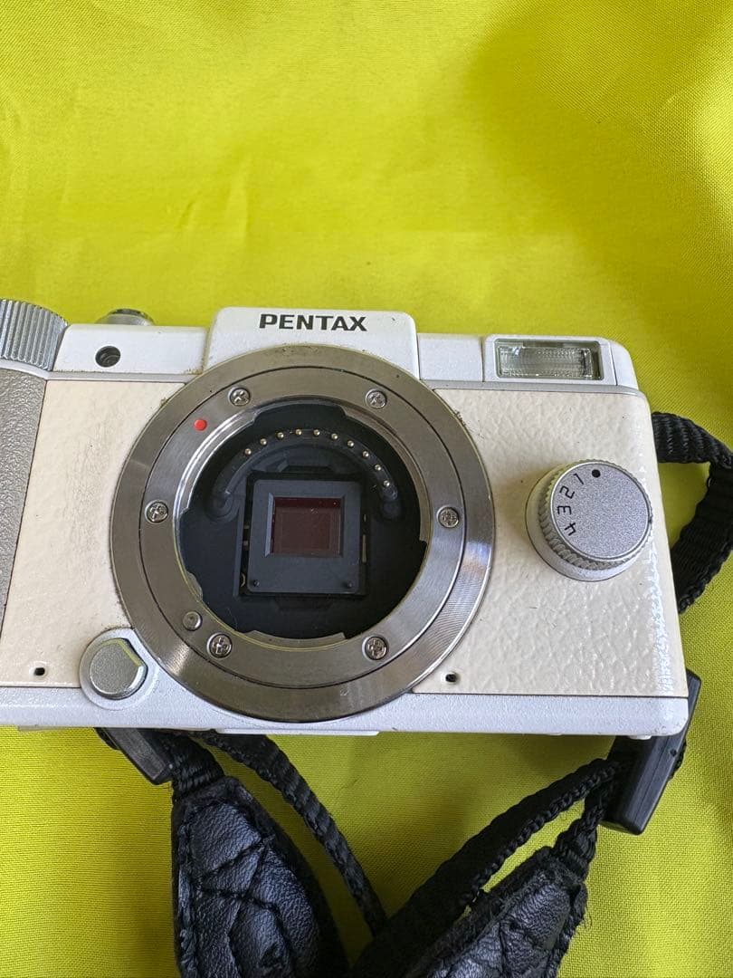 PENTAX Q ホワイトデジタルカメラ【ジャンク品】