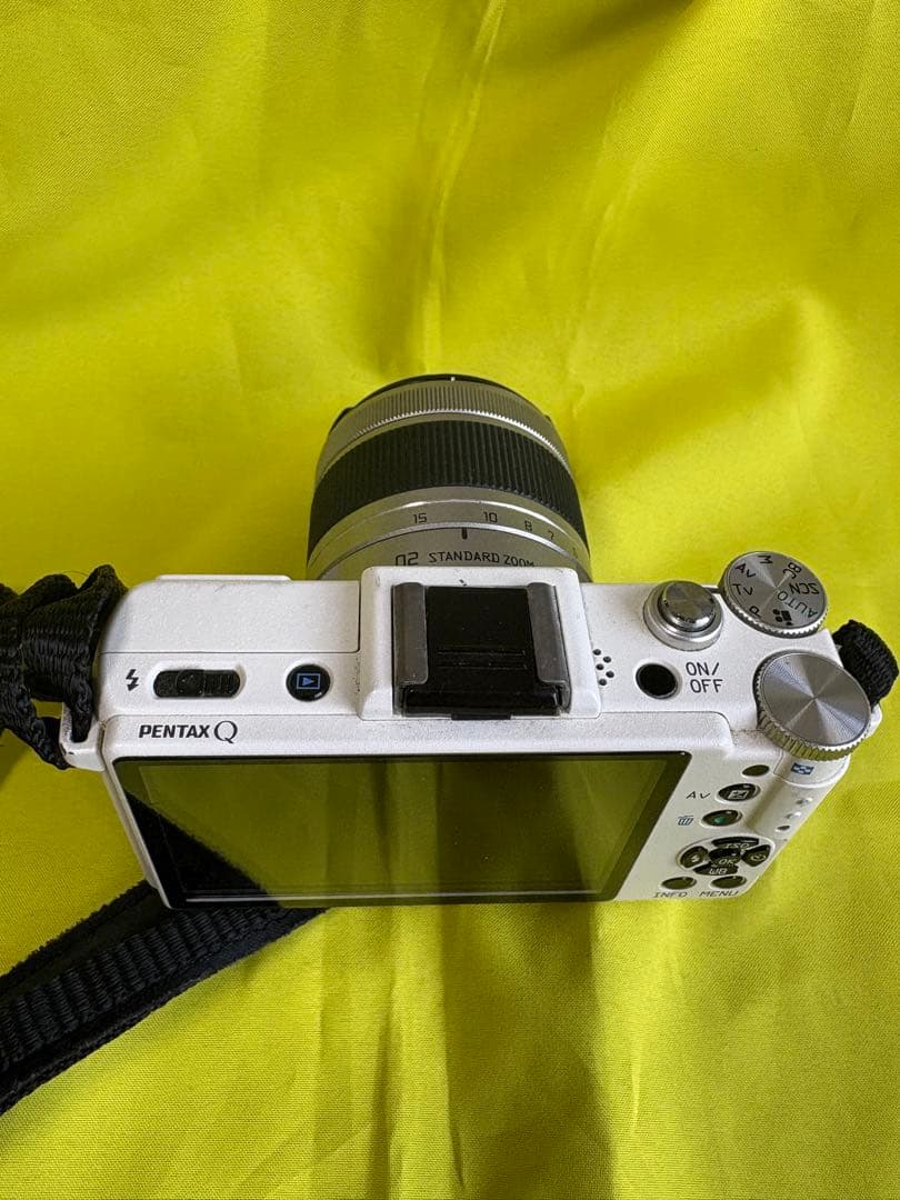 PENTAX Q ホワイトデジタルカメラ【ジャンク品】