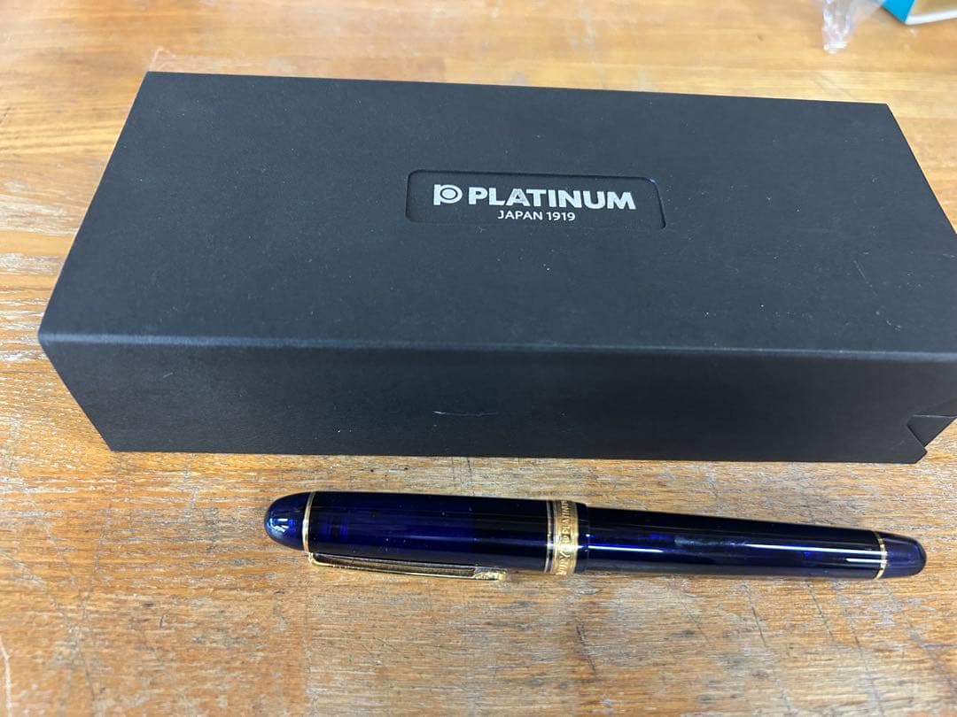 PLATINUM 万年筆 ネイビー F字　金ペン