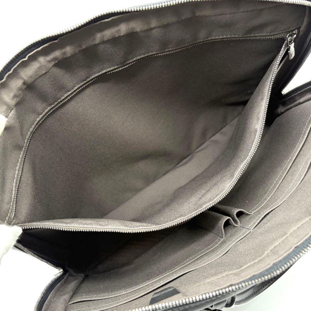 【極美品】ルイヴィトン ダミエ アンフィニ ポルトドキュマン ヴォワヤージュ 黒